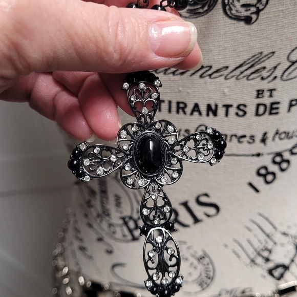 Ornate Black Cross Pendant Necklace With Black And Silver Belt - Picture 7 of 12